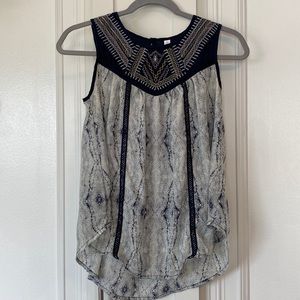 Womens sleeveless top